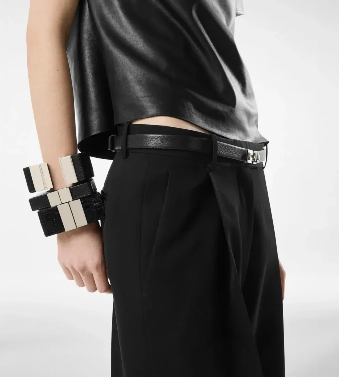 Sharp Wool Pleated Pants