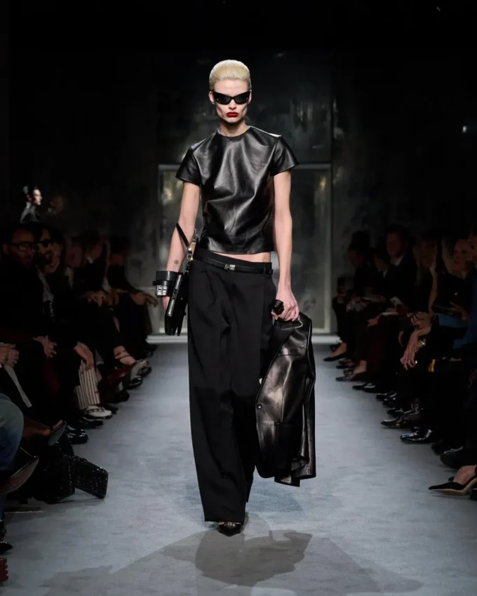 Sharp Wool Pleated Pants